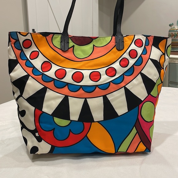 Red (V) Colorful Tote Bag - Picture 3 of 11